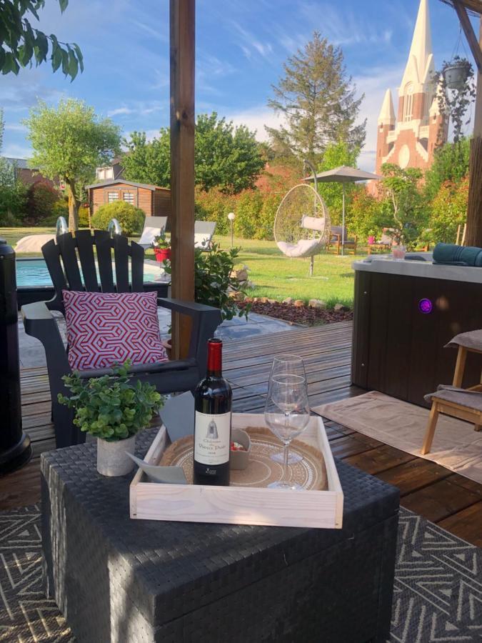 Au Domaine Fresnois Couette-café *